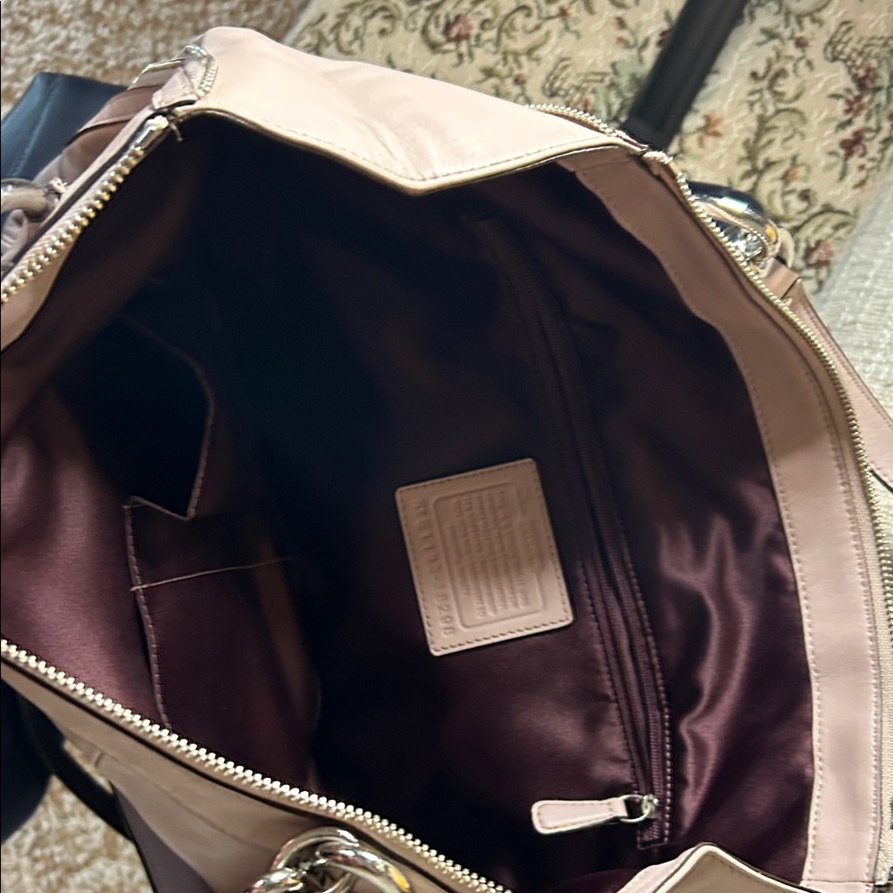 Coach Leather Shoulder Bag - Picture 6 of 7
